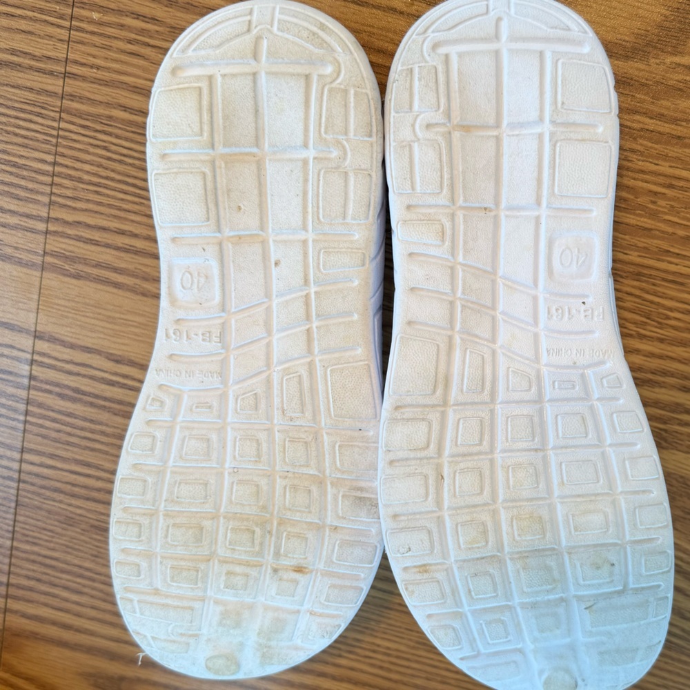 Women’s  Sport 8.5 Water/Beach/Every Day Shoes - Blue and Pink Pattern - Picture 7 of 13